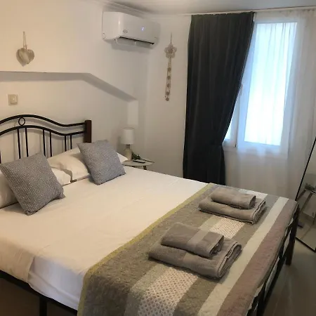 Holiday home Casa Fiore - 2 Bed House 10 Mins Walk To Centre *